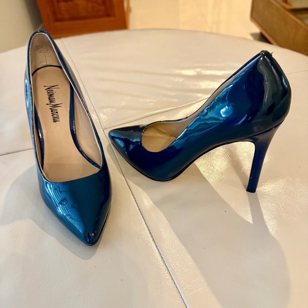 Neiman Marcus Pumps